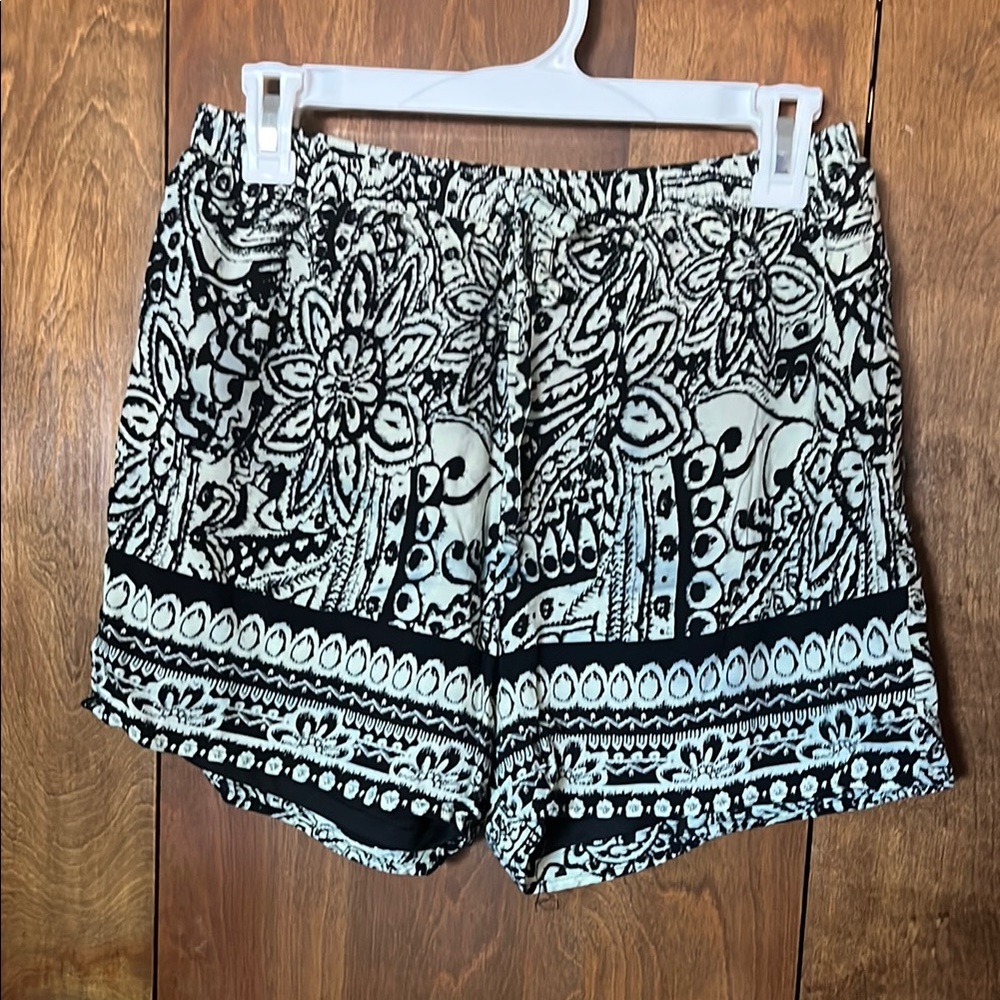 She + Sky High Waist Black and White Shorts